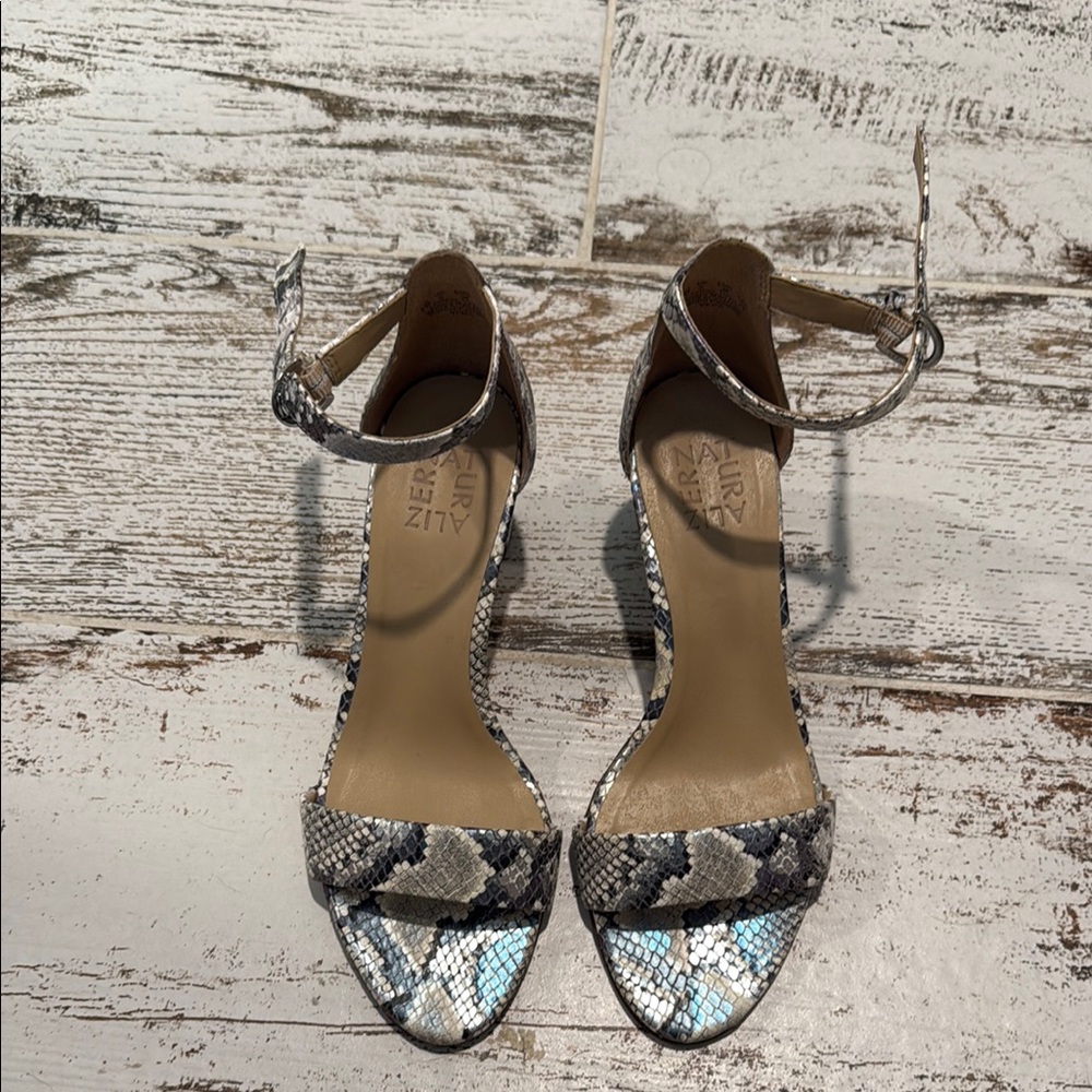 Naturalizer Tan and Gray Iridescent Heels with Modern Elegance